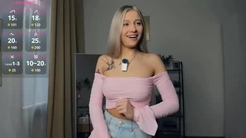 Snapshot of glossybabe_ chatting on 10.30.25 Cherry online show from 10.30.25