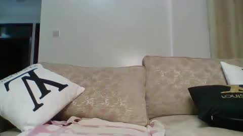 Snapshot of glossybae chatting on 10.18.25 glossybae online show from 10.18.25