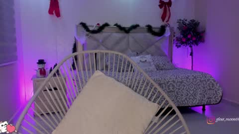 Moon Nicoll  online show from 12.29.24