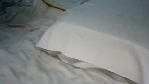 Snapshot of gnzurg chatting on 10.18.25 gnz online show from 10.18.25