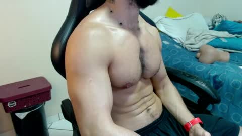 Snapshot of god_hunkules chatting on 04.19.26 god hunkules online show from 04.19.26