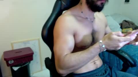 Snapshot of god_hunkules chatting on 05.01.26 god hunkules online show from 05.01.26