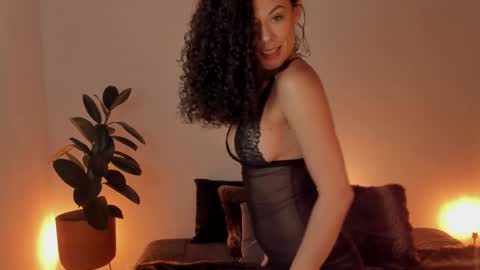 Elena online show from 12.22.24
