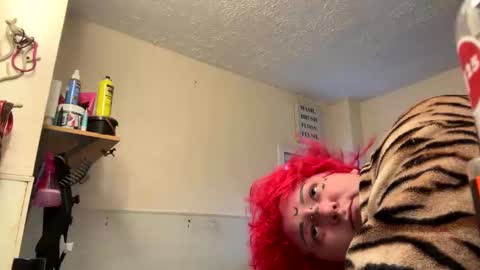 Snapshot of goddess182002 chatting on 11.09.25 goddess182002 online show from 11.09.25