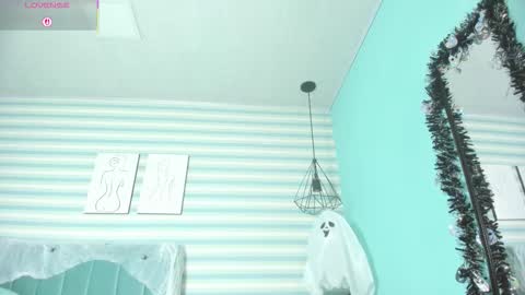 Snapshot of goddess_kianna chatting on 10.30.25 Goddess Kianna online show from 10.30.25