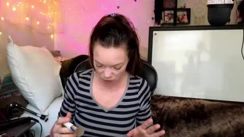 Snapshot of goddess_of_mars chatting on 03.18.26 Patricia Mars Goddess of Mars twitter thegoddessmindy online show from 03.18.26