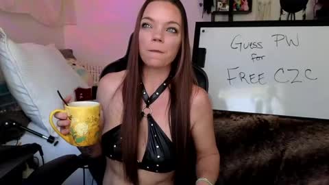 Snapshot of goddess_of_mars chatting on 03.19.26 Patricia Mars Goddess of Mars twitter thegoddessmindy online show from 03.19.26