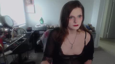 Goddess of Insanity online show from 11.26.25