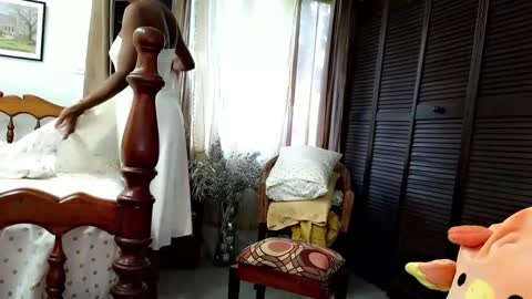 Snapshot of goddess_xandra_xquisite chatting on 03.12.25 Xandra The Goddess online show from 03.12.25