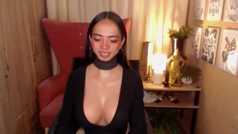 Snapshot of goddessdeia chatting on 10.08.25 Deia online show from 10.08.25