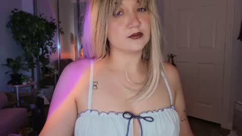 Snapshot of goddessemmy chatting on 08.04.26 Goddess Emmy online show from 08.04.26