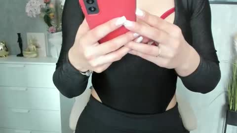 Snapshot of goddessmiaa chatting on 03.19.26 Mistress online show from 03.19.26