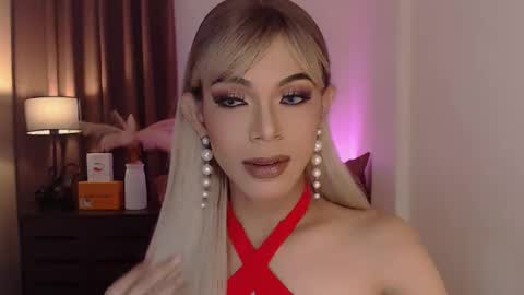 Snapshot of goddessmichaella chatting on 12.21.24 Michaella online show from 12.21.24