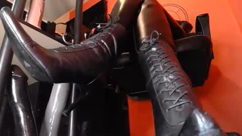 GODDESS MIDNIGHT online show from 11.20.25