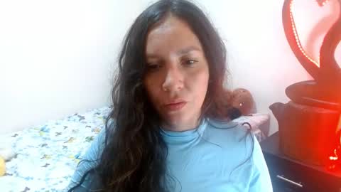 Snapshot of goddessnahi chatting on 12.11.24 Naih Reyes online show from 12.11.24