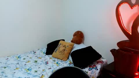 Snapshot of goddessnahi chatting on 12.16.24 Naih Reyes online show from 12.16.24