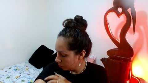 Snapshot of goddessnahi chatting on 12.23.24 Naih Reyes online show from 12.23.24