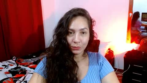 Snapshot of goddessnahi chatting on 01.11.25 Naih Reyes online show from 01.11.25