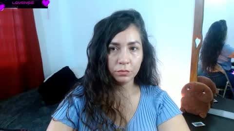 Snapshot of goddessnahi chatting on 03.10.25 Naih Reyes online show from 03.10.25