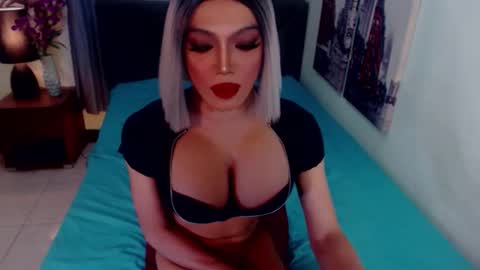 Snapshot of goddessselfsucker chatting on 02.03.26 Lucy Pearl online show from 02.03.26