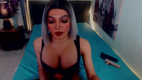 Snapshot of goddessselfsucker chatting on 02.05.26 Lucy Pearl online show from 02.05.26