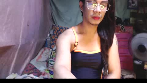 Snapshot of goddesssonyaxxx chatting on 05.10.26 KENNY DOLL online show from 05.10.26