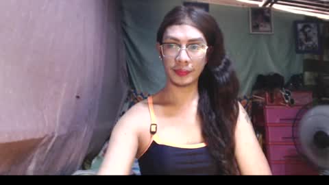 Snapshot of goddesssonyaxxx chatting on 05.17.26 KENNY DOLL online show from 05.17.26