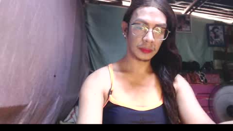 Snapshot of goddesssonyaxxx chatting on 05.19.26 KENNY DOLL online show from 05.19.26