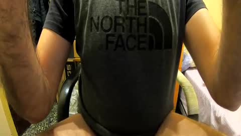 Snapshot of gold01987 chatting on 01.12.25 pussylover online show from 01.12.25