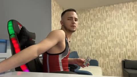 Snapshot of golden_boyyy21 chatting on 01.29.25 Golden boyyy21 online show from 01.29.25