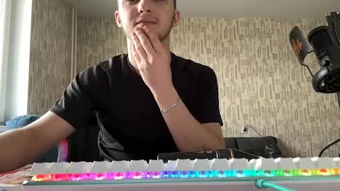 Snapshot of golden_boyyy21 chatting on 02.16.25 Golden boyyy21 online show from 02.16.25