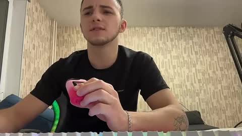 Snapshot of golden_boyyy21 chatting on 02.16.25 Golden boyyy21 online show from 02.16.25