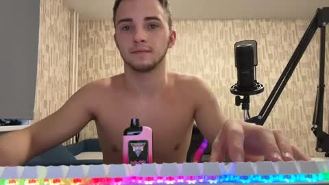 Snapshot of golden_boyyy21 chatting on 02.20.25 Golden boyyy21 online show from 02.20.25