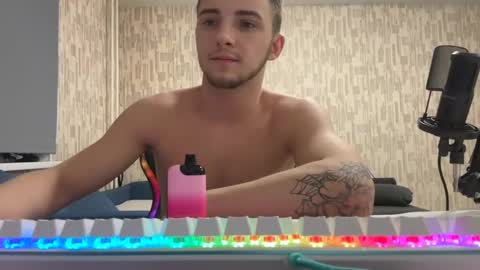 Snapshot of golden_boyyy21 chatting on 02.20.25 Golden boyyy21 online show from 02.20.25