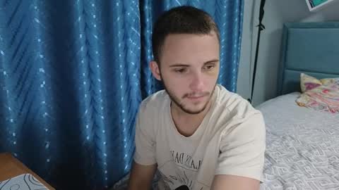 Snapshot of golden_boyyy21 chatting on 09.16.25 Golden boyyy21 online show from 09.16.25