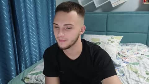 Snapshot of golden_boyyy21 chatting on 11.08.25 Golden boyyy21 online show from 11.08.25