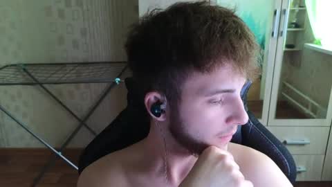 Golden boyyy21 online show from 04.16.26