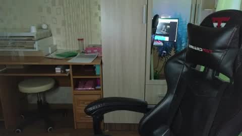 Snapshot of golden_boyyy21 chatting on 06.30.26 Golden boyyy21 online show from 06.30.26