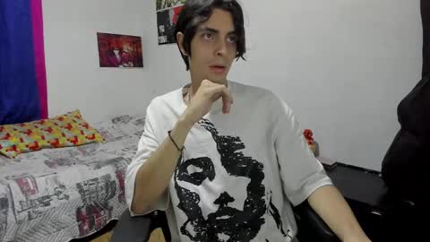 Snapshot of golden_ryan chatting on 10.09.25 Jmmmm online show from 10.09.25