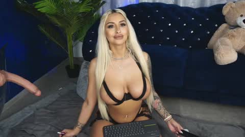 GoldenAmberX online show from 01.25.25
