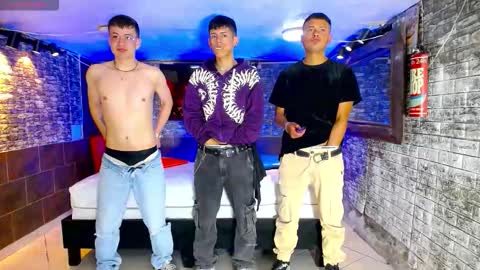 GOLDENJOI online show from 09.20.25