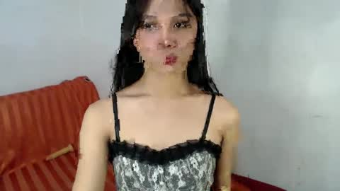 Lily is Gold online show from 02.01.25