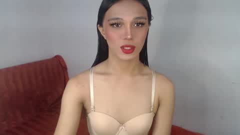 Lily is Gold online show from 02.15.25