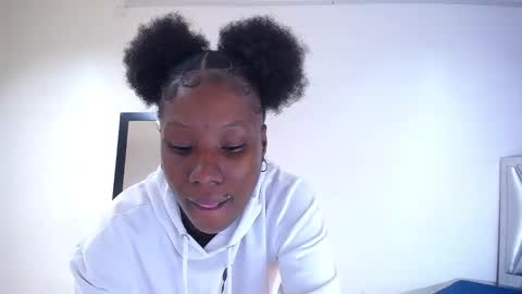 goldenn_ass1 online show from 10.07.25