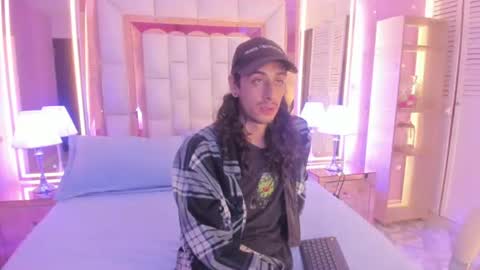 Snapshot of goldentemptation_ chatting on 07.18.26 goldentemptation_ online show from 07.18.26