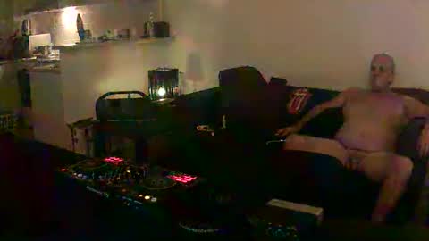 Snapshot of goldyguy011 chatting on 05.17.26 goldyguy011 online show from 05.17.26