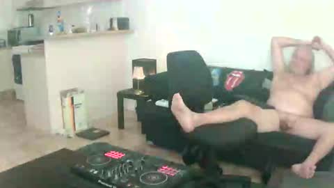 Snapshot of goldyguy011 chatting on 05.22.26 goldyguy011 online show from 05.22.26