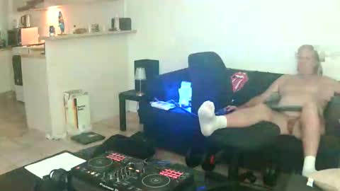 Snapshot of goldyguy011 chatting on 05.24.26 goldyguy011 online show from 05.24.26