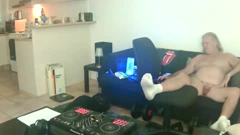 Snapshot of goldyguy011 chatting on 05.25.26 goldyguy011 online show from 05.25.26