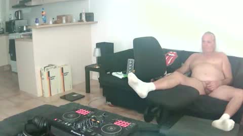 Snapshot of goldyguy011 chatting on 05.29.26 goldyguy011 online show from 05.29.26